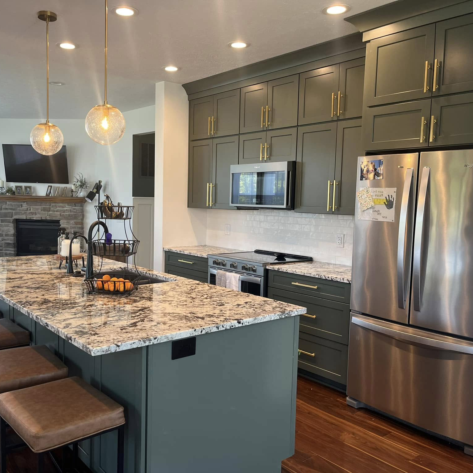 cabinets-square-hover